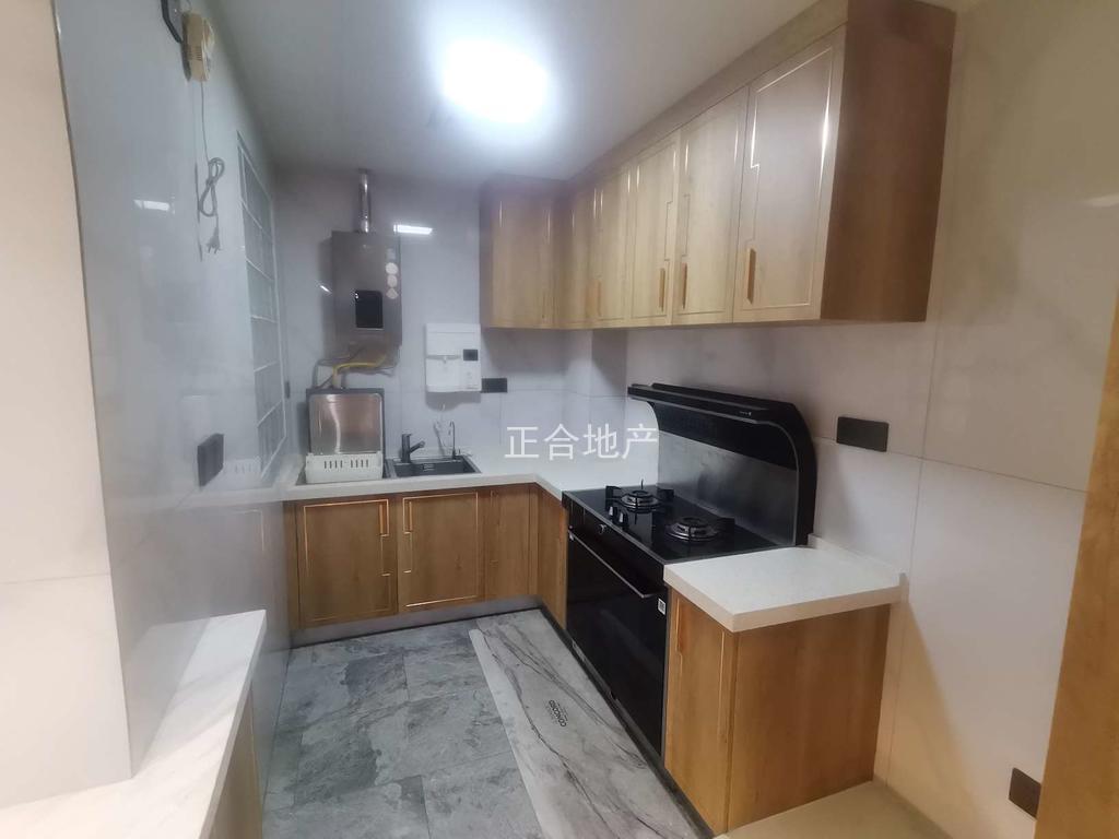 房东诚心出售，城南，新城一号，精装两房，小高层，证满二，检漏