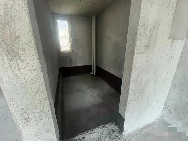 捡漏，新城名都，单价5300，毛坯三房，大阳台，亏本出售