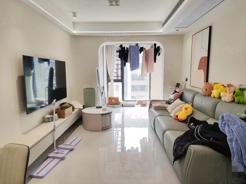 亏本急售，森林国际北苑，精装三房，中间好楼层，证满二，户型方正