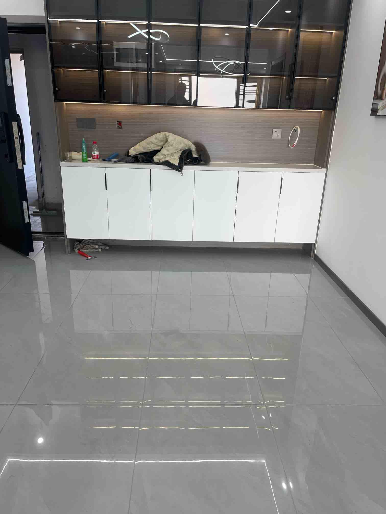 城南全新装修一天未住电梯5500拎包入住