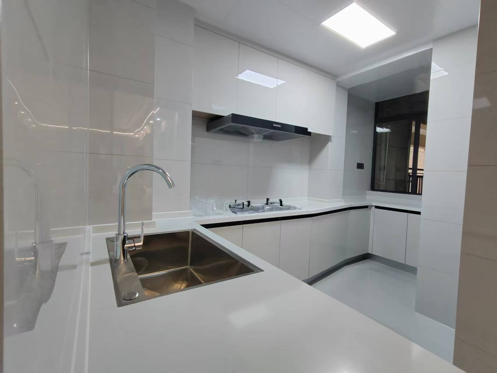 降价了，诚心出售，城南，御湖世家，单价4958，精装三房，证满二