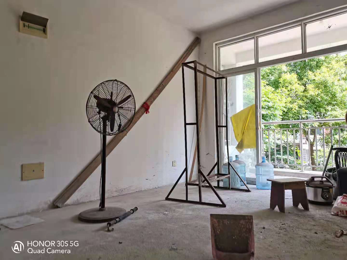 和平社区带地下室120平步梯好楼层30万