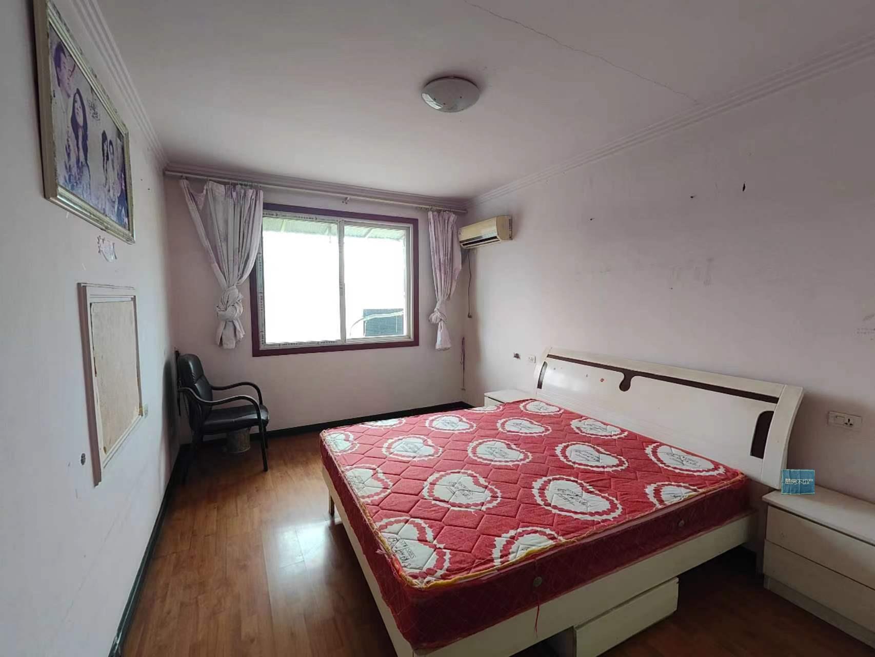 老三中附近的宣教大楼，超短九年房龄，大三房两卫，单价只要2700