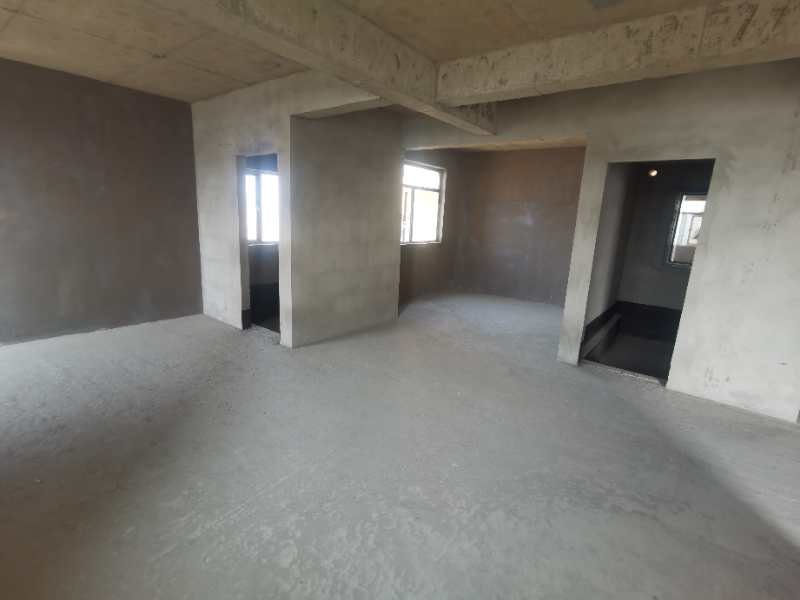 新城一号五期毛坯好楼层，户型方正，上学方便，房东诚信出售