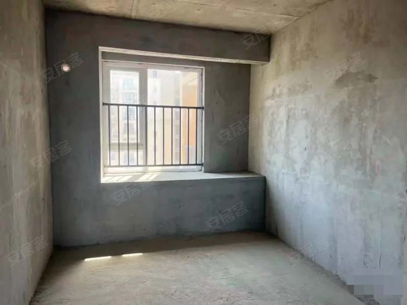 383，捡漏，满庭春七期。边户，单价不到3900，3房2卫双阳台，三开朝南