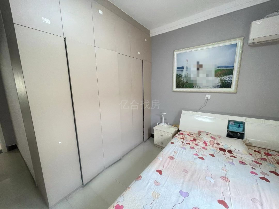 出售枫丹苑二次精装修的三房两卫房