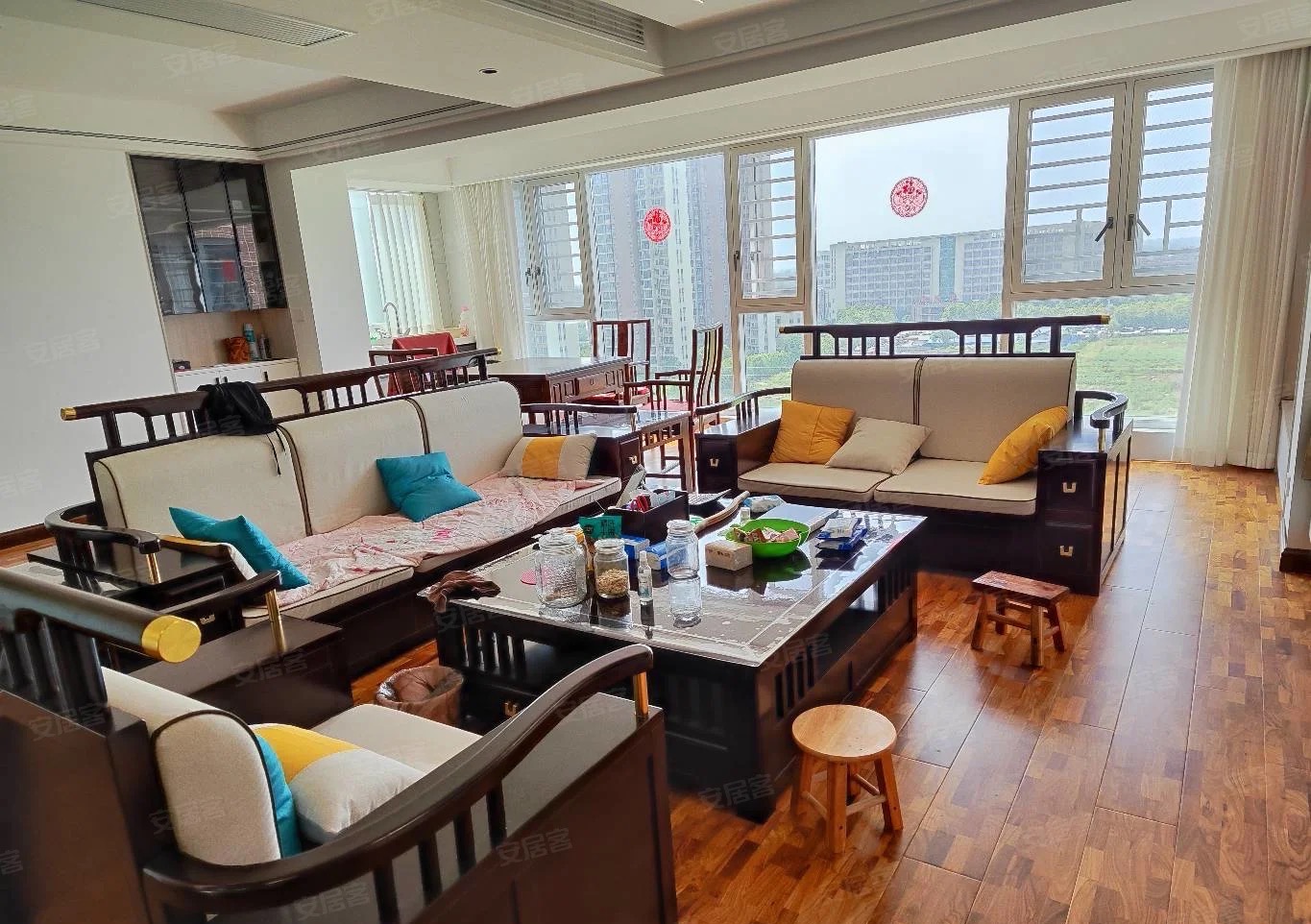 72，房东诚心出售，新城名都，小高层好楼层11楼，精装三房，大阳台，全屋品牌