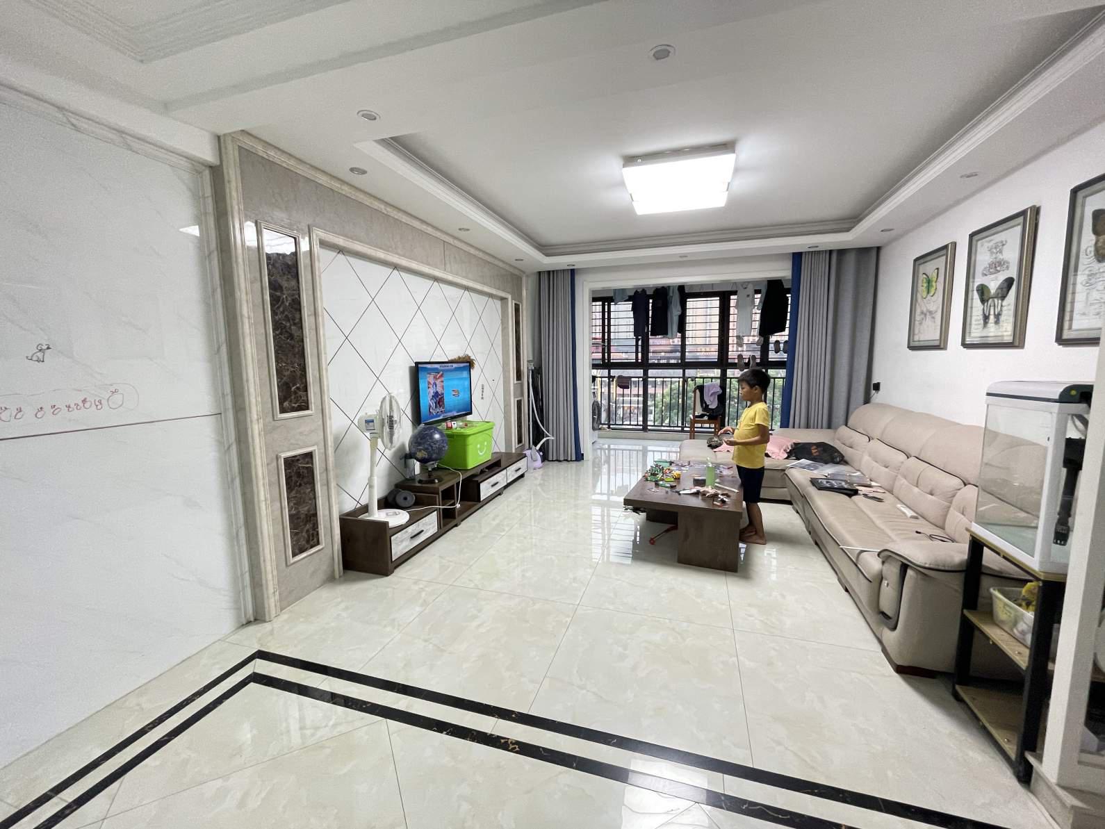 沔阳公馆 精装步梯三房 拎包入住