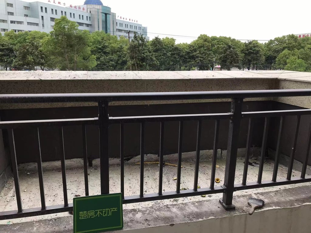 天泽园毛坯两房看房方便户型方正小区环境优美出行方便