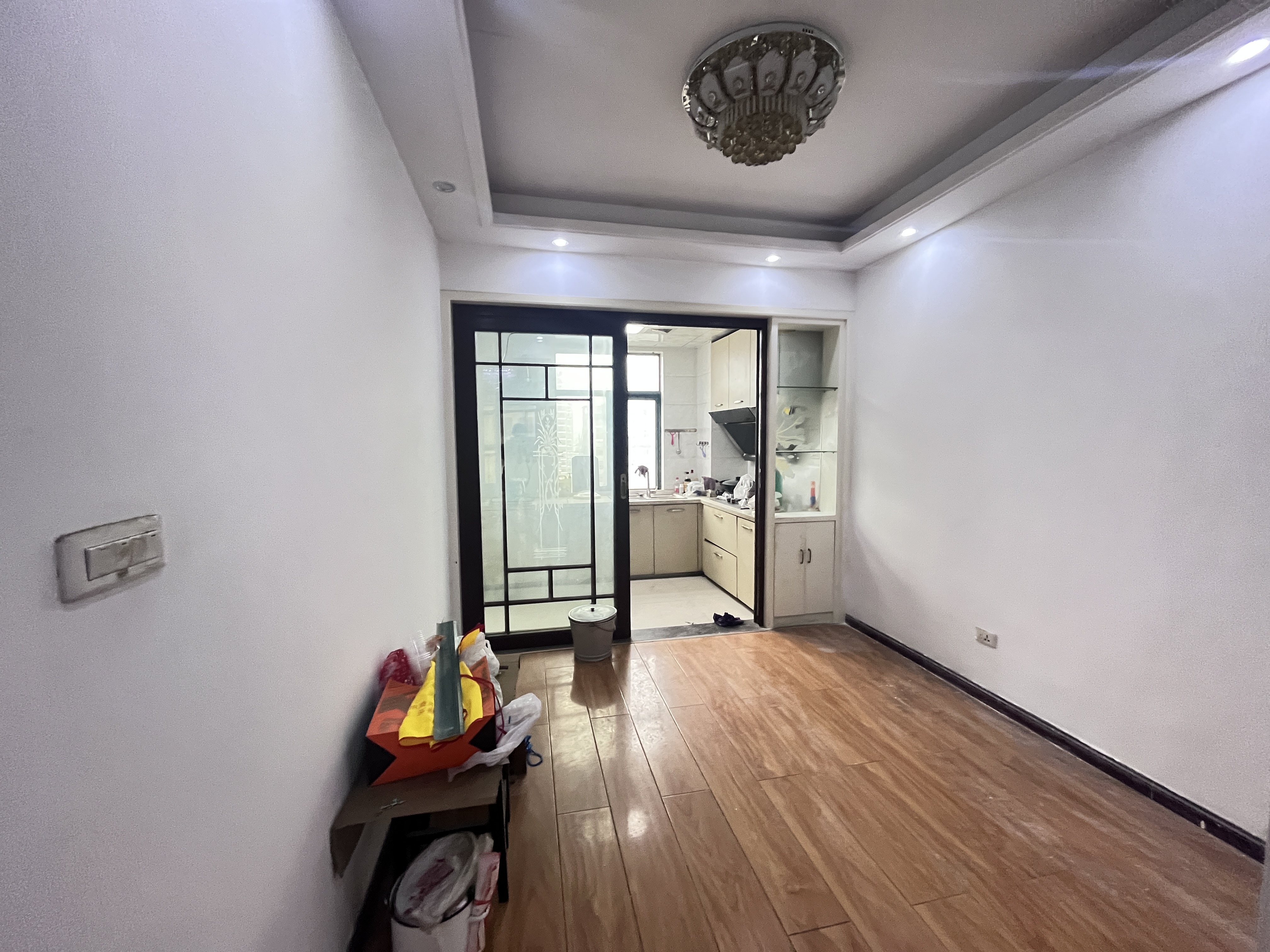 新城一号.简装三房边户.证件满二.看房方便