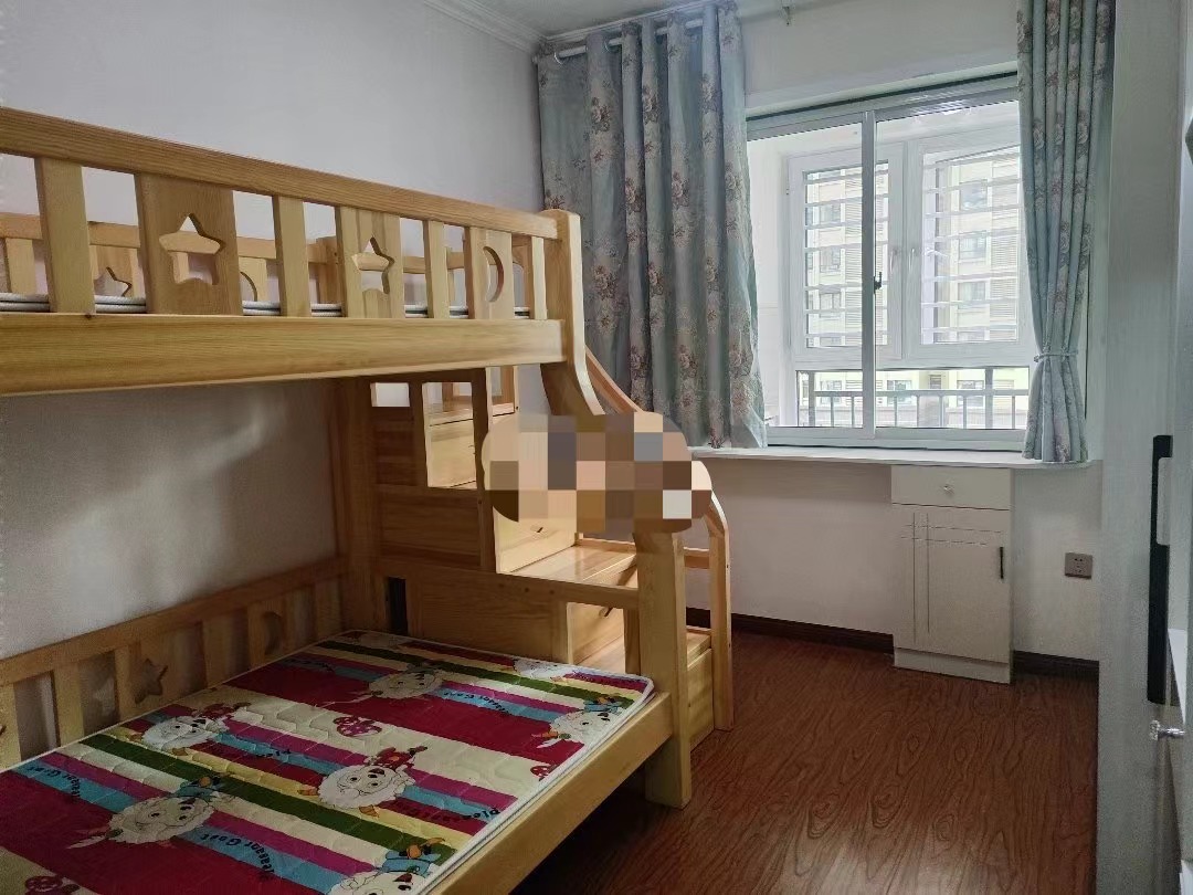 96，业主亏本急售，和合国际五期，精装修三房，证满二，家电齐全