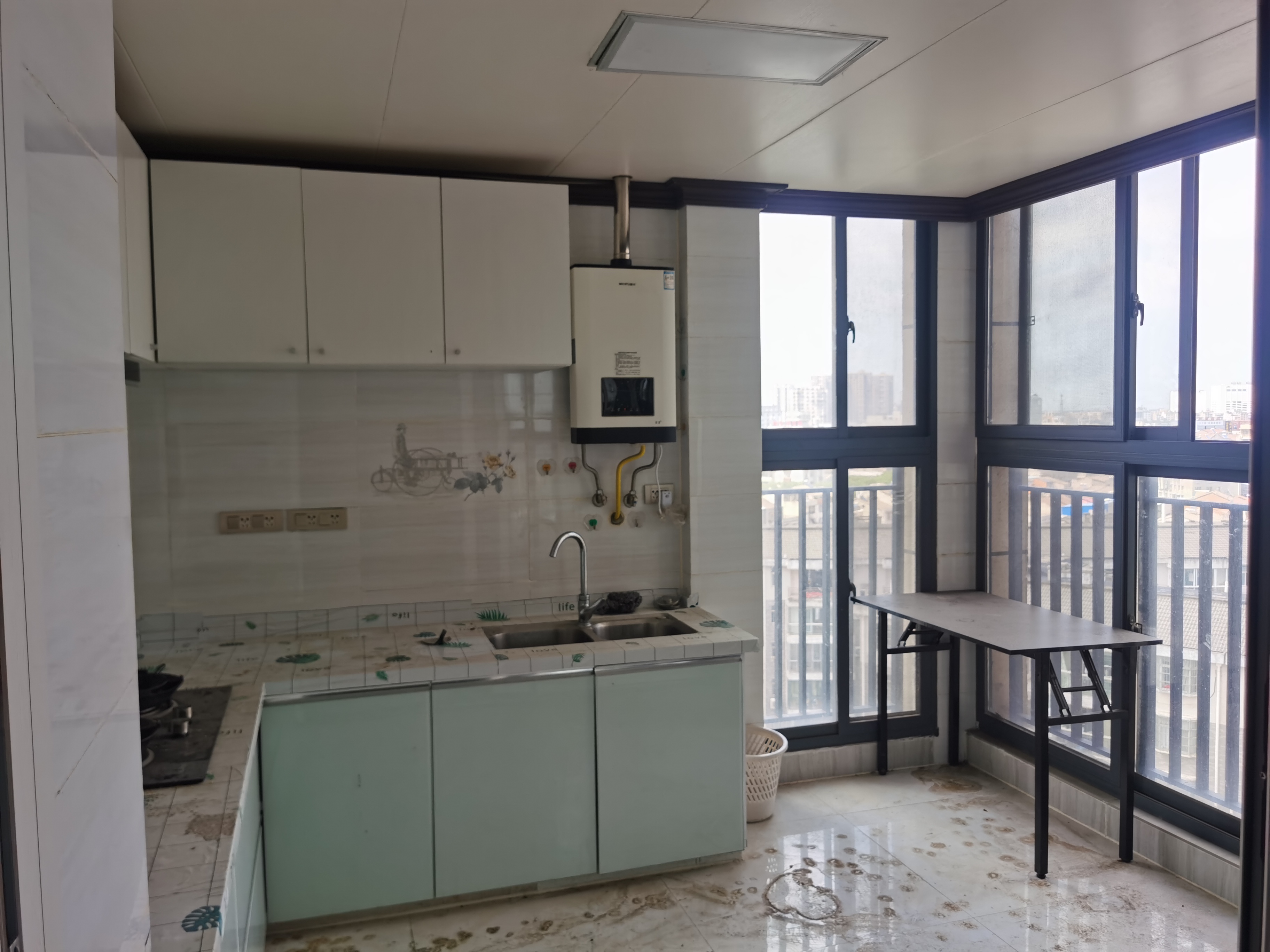 沃尔玛旁边南国明珠还建房三房出租