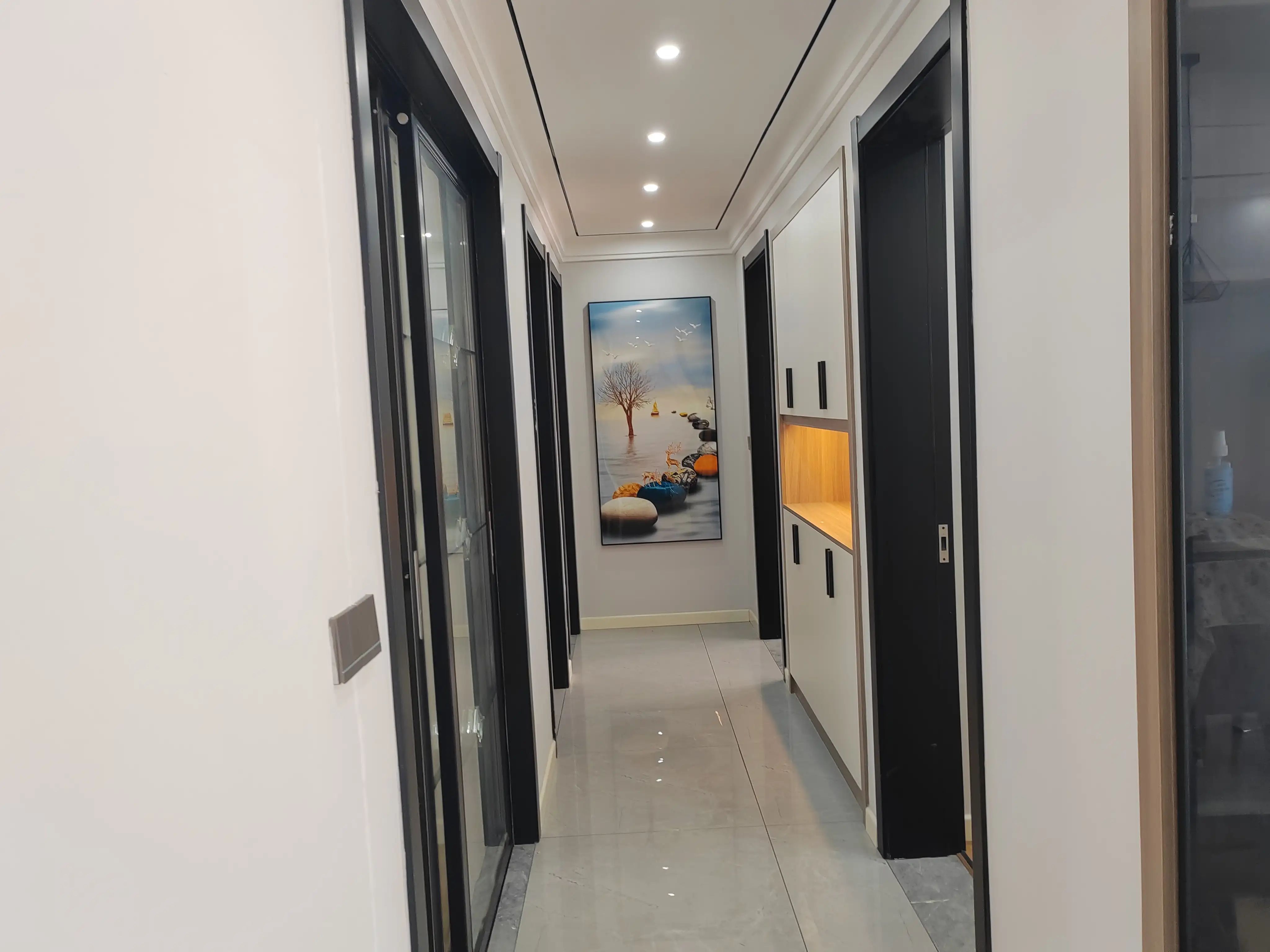 吾悦广场旁，元泰未来城C区。精装电梯4房2厅2卫，业主自装一天未住，好楼层