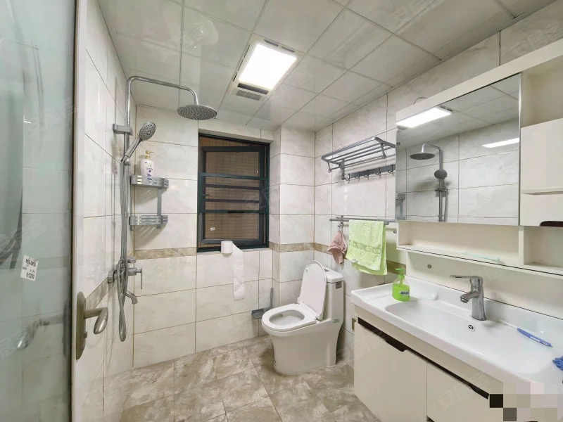 捡漏，城南，新城新城一号五期，精装三房，中间好楼层，九成新，