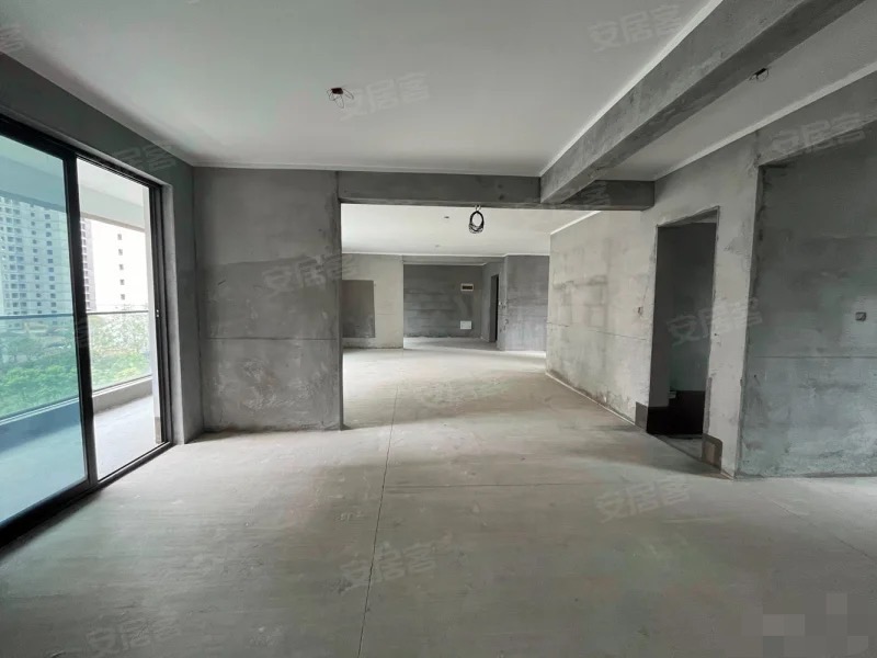 急售现房，吾‮广悦‬场‮平大‬层，单价5700+，一梯一户，小高层