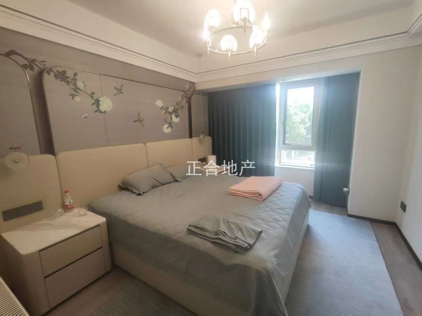 城南，蓝天新城，豪装三房，带100平特大露台，带地下子母车位，证满二