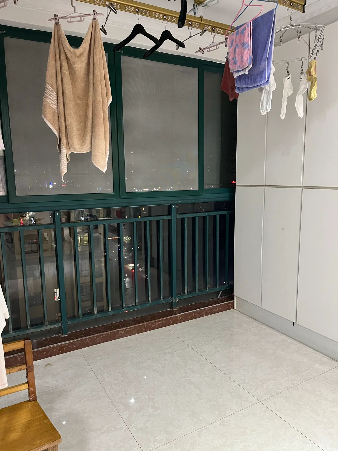 房东急售，新城一号，120平边户，精装三房，好楼层12楼，62万