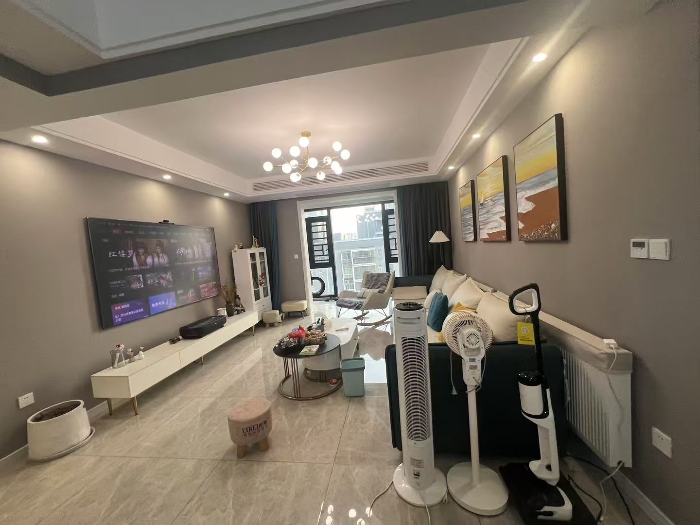 元泰未来城A，精装大四房，9.9成新 ，中间楼层 ， 小高层 ，满二！全屋中央空调/暖气片