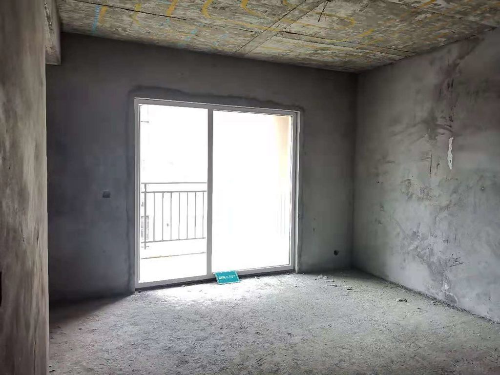 满庭春 毛坯小三房校园旁周边配套齐全看房方便诚心卖