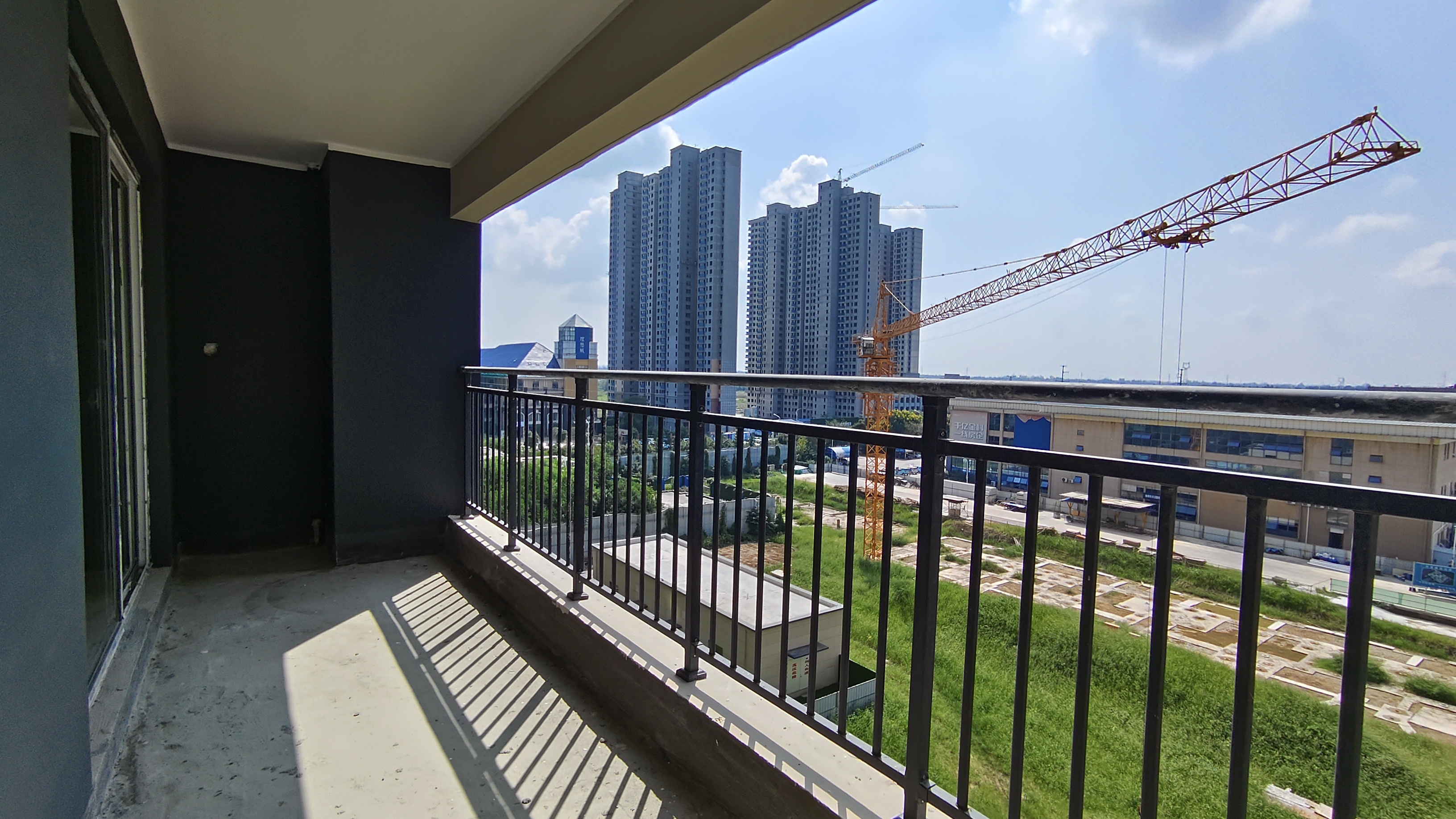 金科御府.毛坯三房边户.业主包增值税.看房有密码