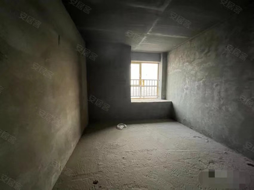 97，亏本急售，沔阳清华园，人车分流，中间楼层，送入户花园，证满二