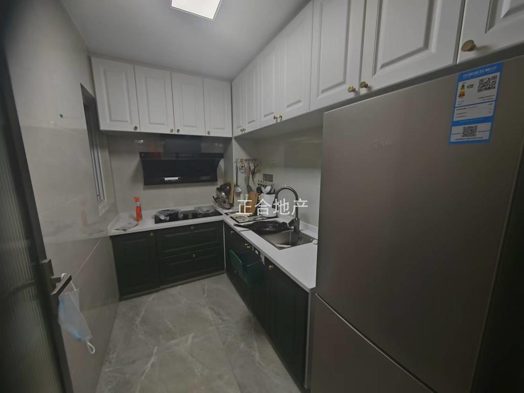 降价了，沔街上，新街，精装大两房，中间好楼层，成色新，三中，沔阳xiao学