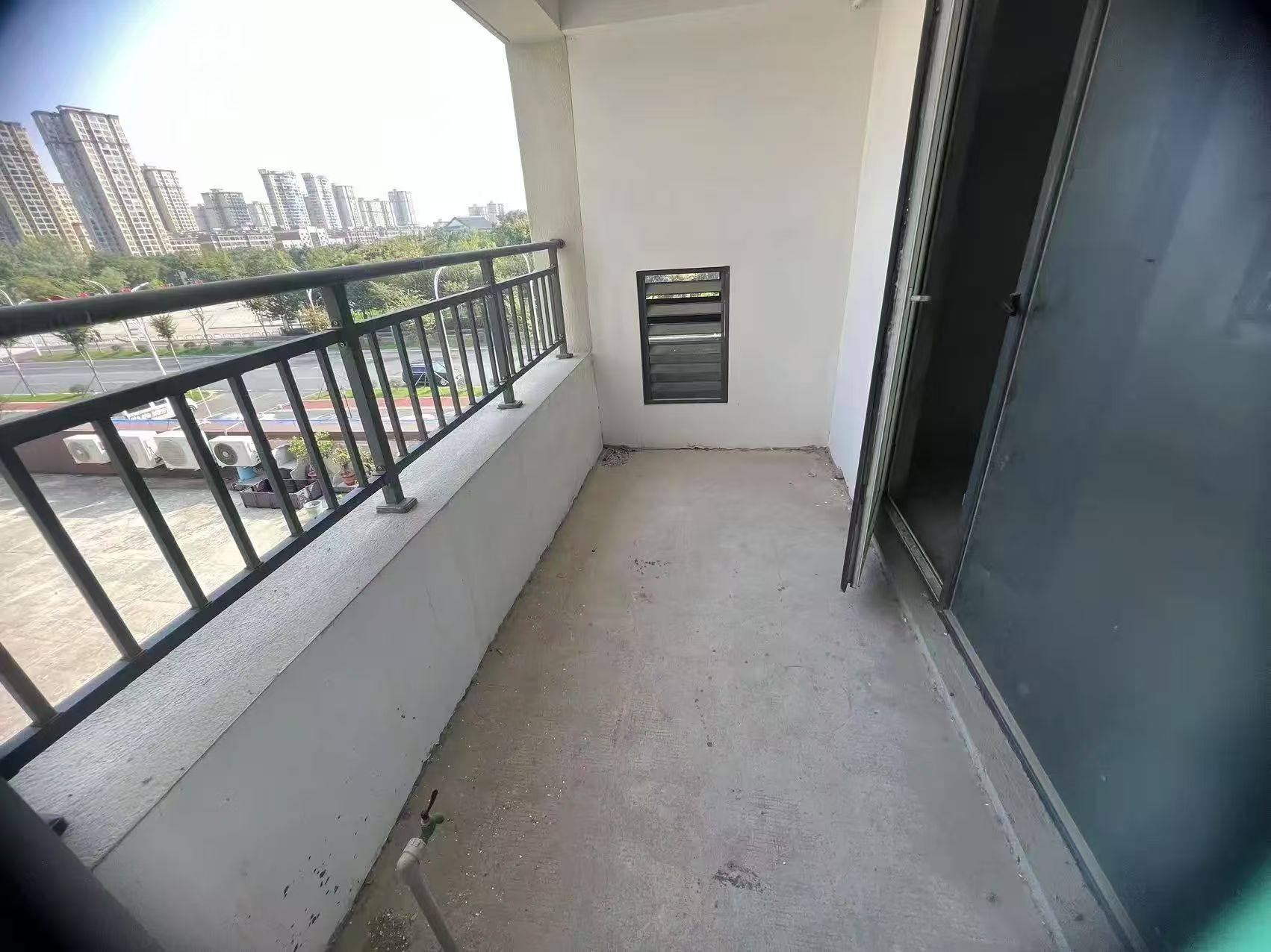 城南，蓝天花园，公园旁，一梯一户纯东边户，双阳台，南北通透，单价6000