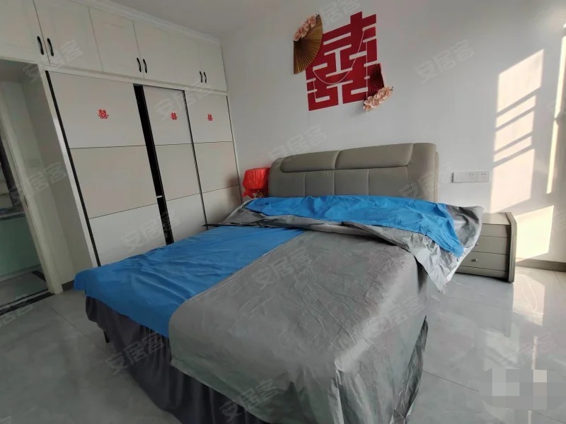 276？城南新城壹号五期，9.9成新，单价6300，电梯好楼层19楼，精装三房，证满二