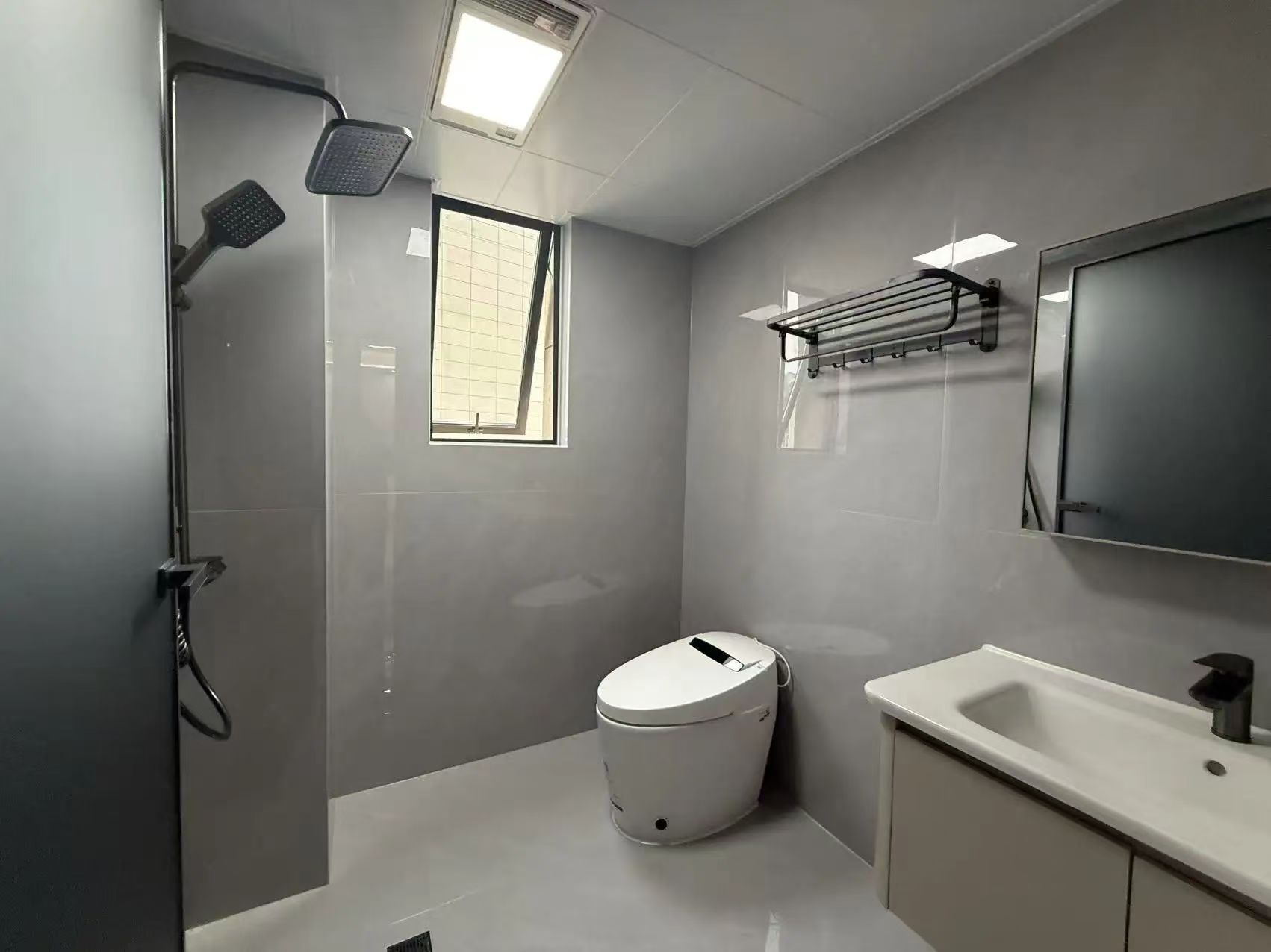 城南，沔街头上，御湖世家湖景房，精装三房，边户，单价5900，带车位