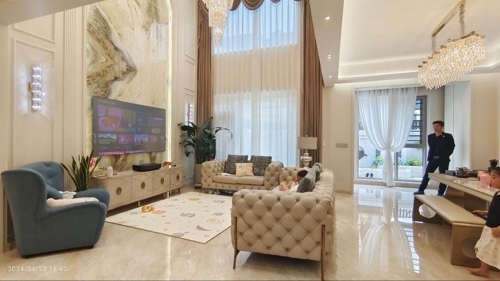 房东亏本出，祥生豪装别墅 总价235万 边户 边户 边户 随十看房