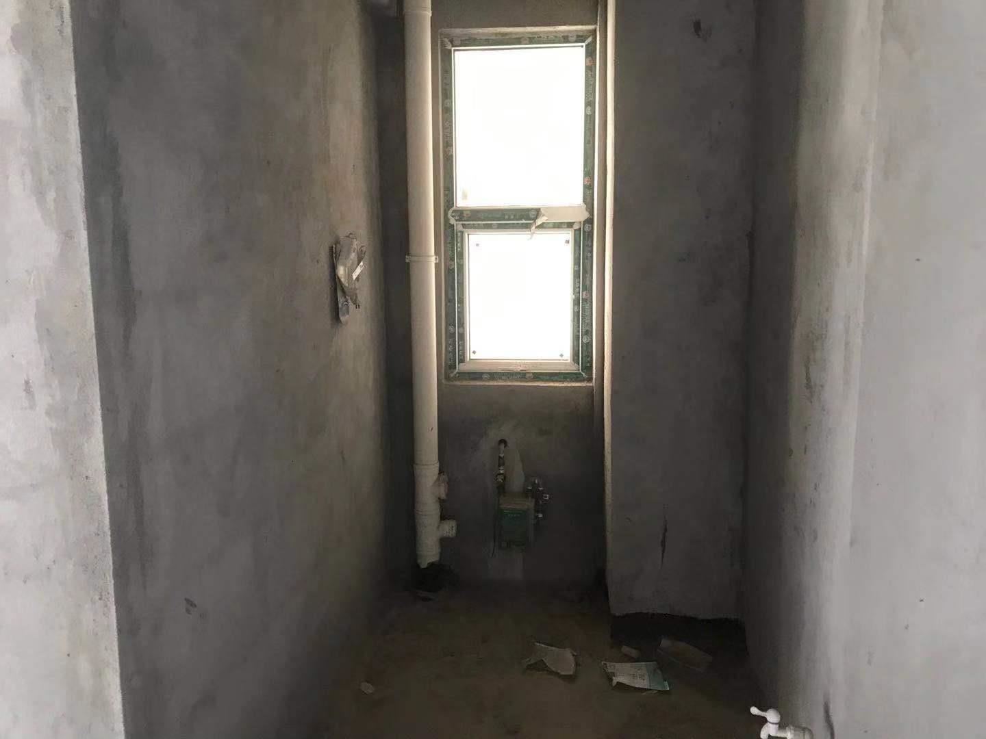 元泰未来城房东忍痛甩卖好楼层小区环境优雅诚意出售！