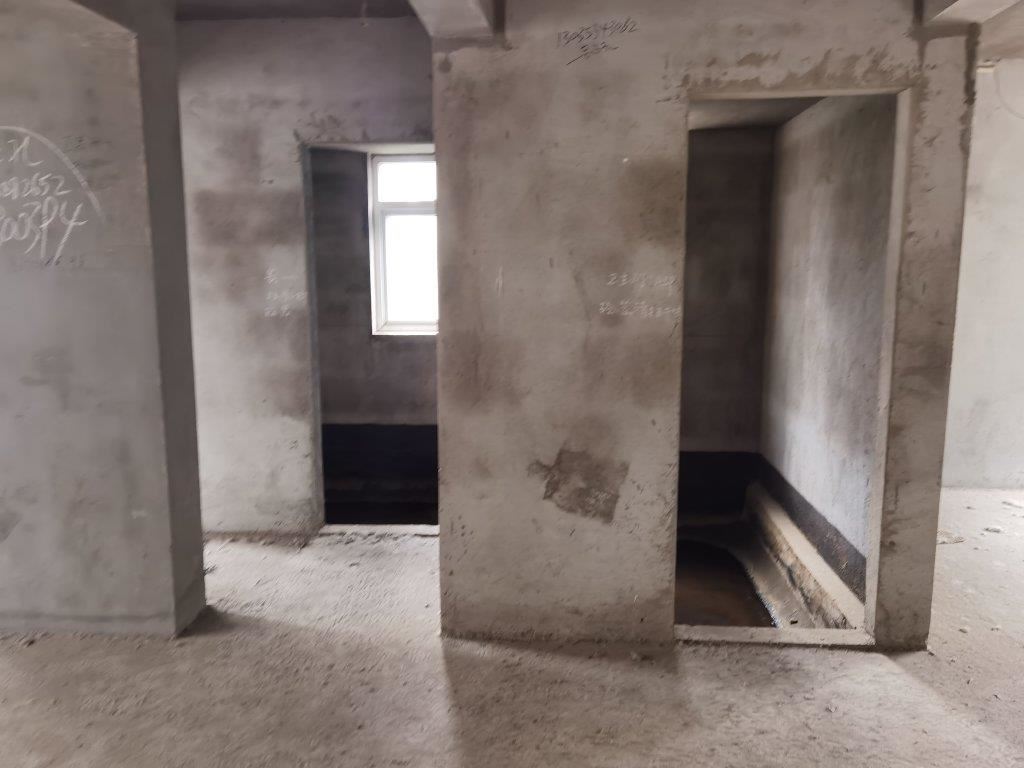 急售和合国际毛坯三房两卫，证满二 付25万，户型方正采光好，南北通透