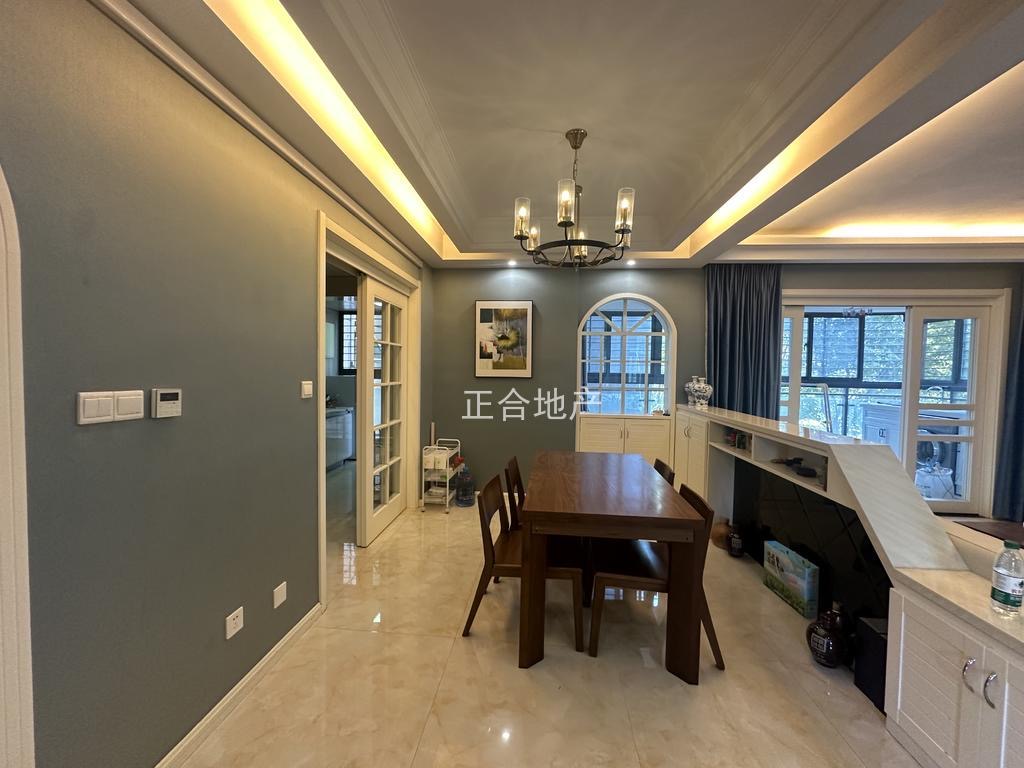 ？降价了，福星城，精装三房，9成新，全屋中央空调带供暖，证满二