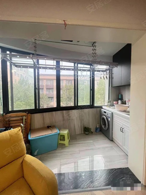 235，德政园，全屋暖气片，步梯天花板，全屋品牌家电家私，有院子停车，老证