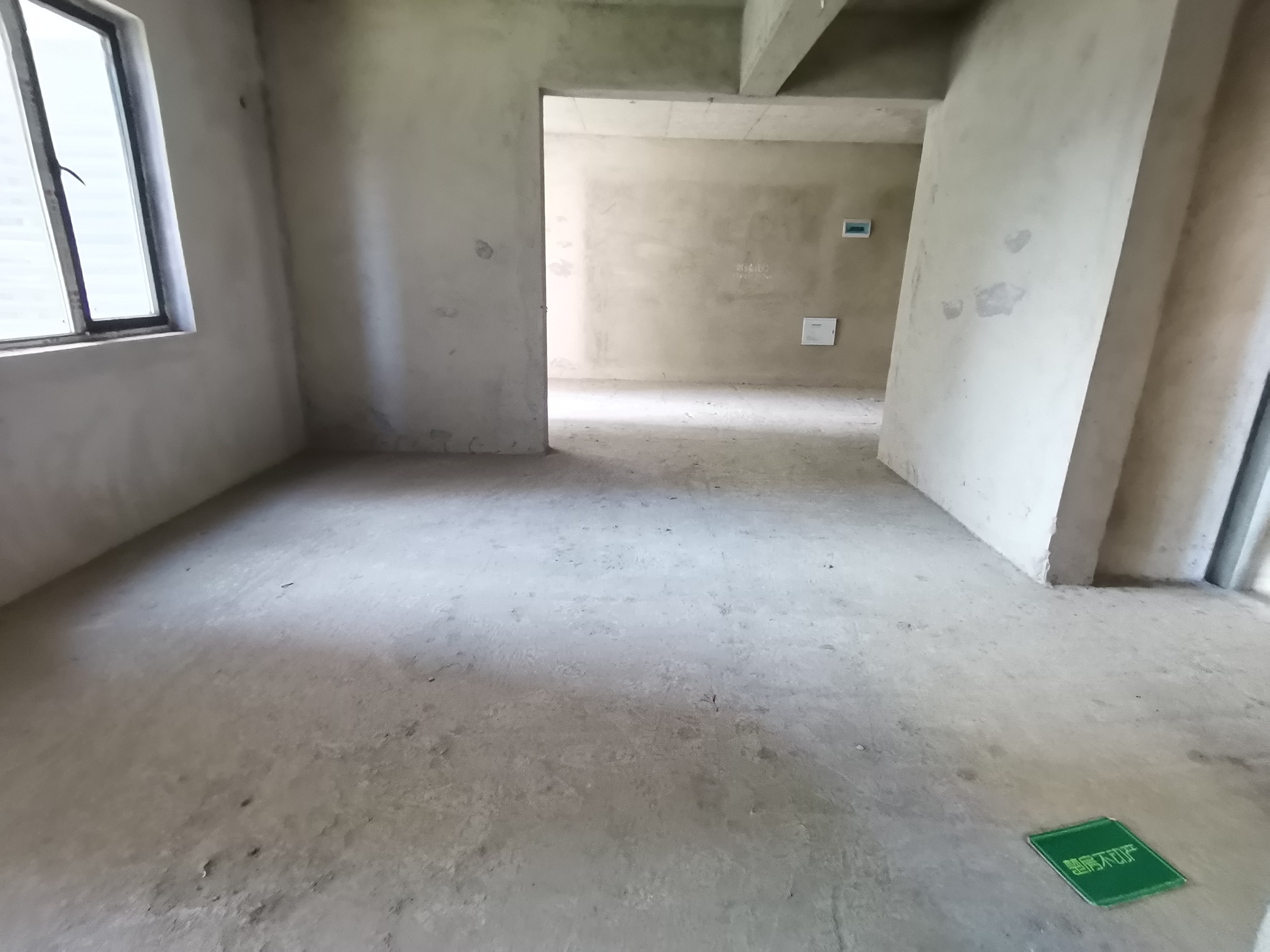 环球广场毛坯两房户型方正看房方便房东诚意出售