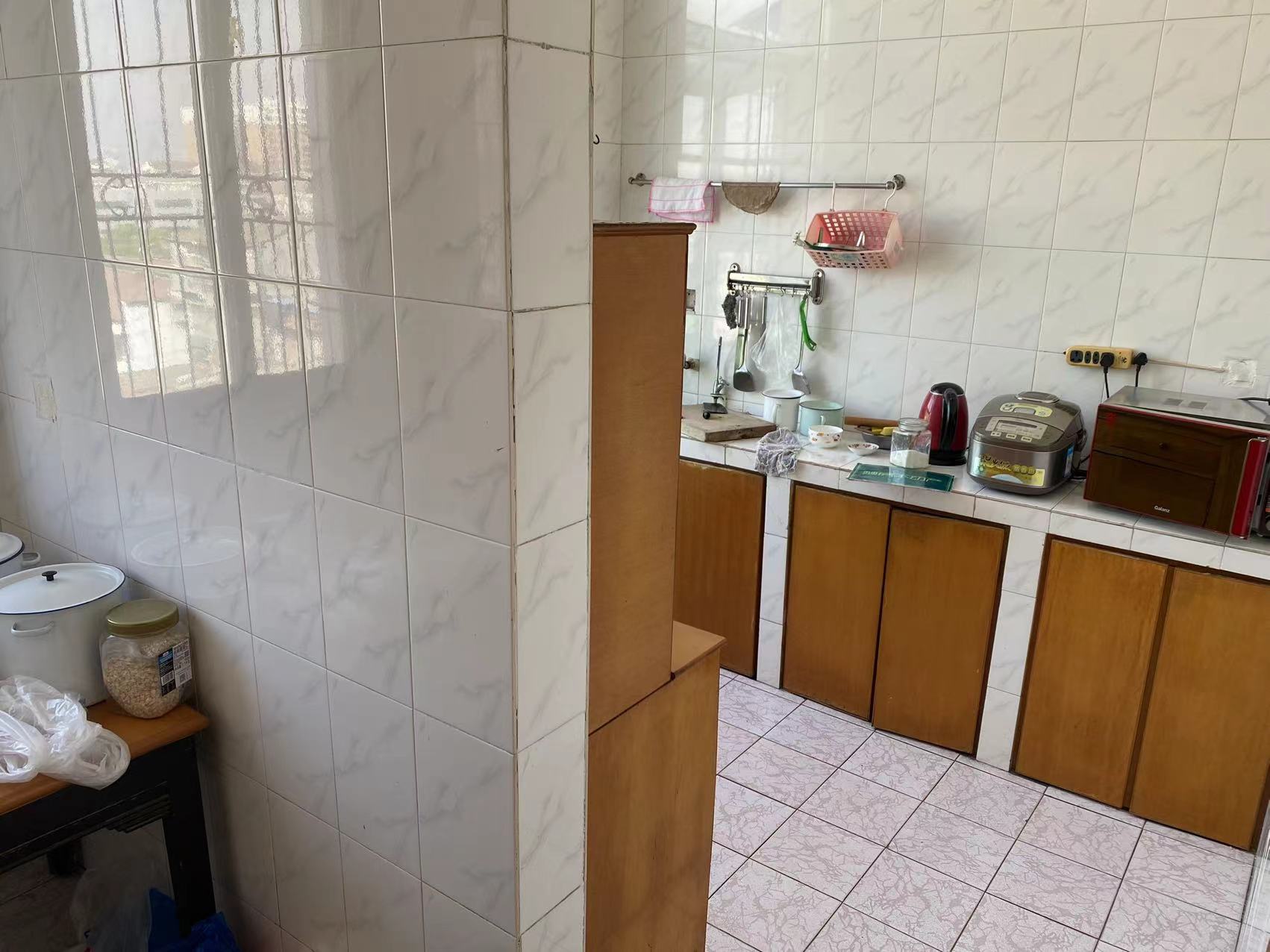 沔中宿舍精装大三房周边配套设施齐全业主诚心出售