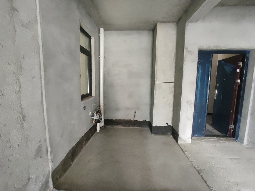 锦绣江山望府.毛坯三房.三开间朝南.看房方便