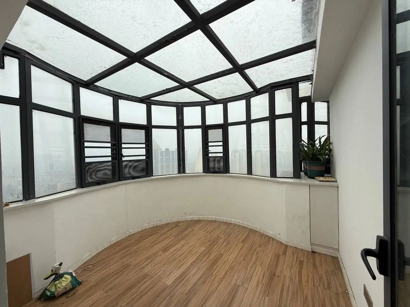 降价了，御台公馆，复式，精装七室+阳光房/露台，捡漏，单价3字头，诚心出售