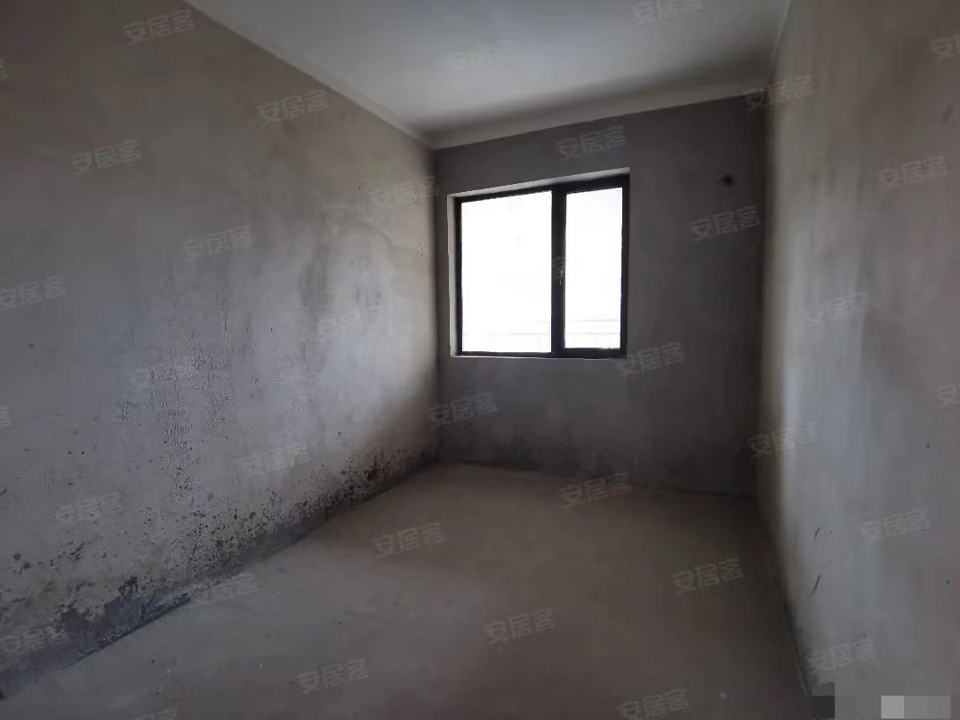 89，房东亏本出，城南森林国际翡冷翠，急卖‼️证满二，小区环境好，楼下是二小二中