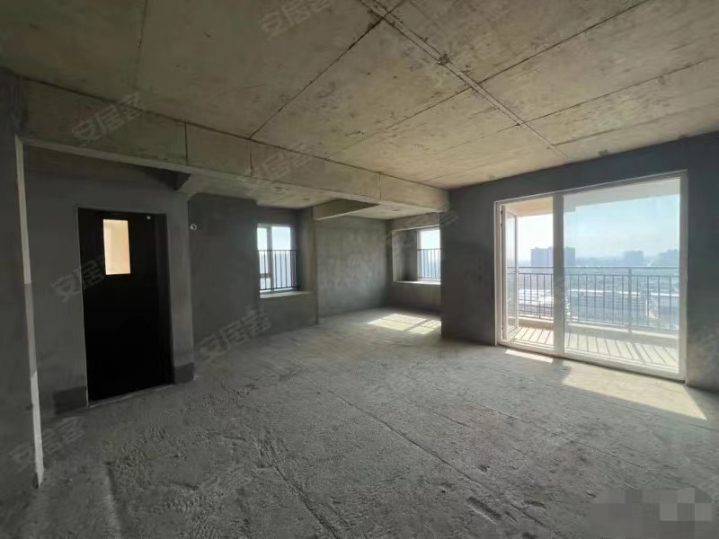 ？满庭春六期，小三房，中间好楼层，视野采光好，单价4600，