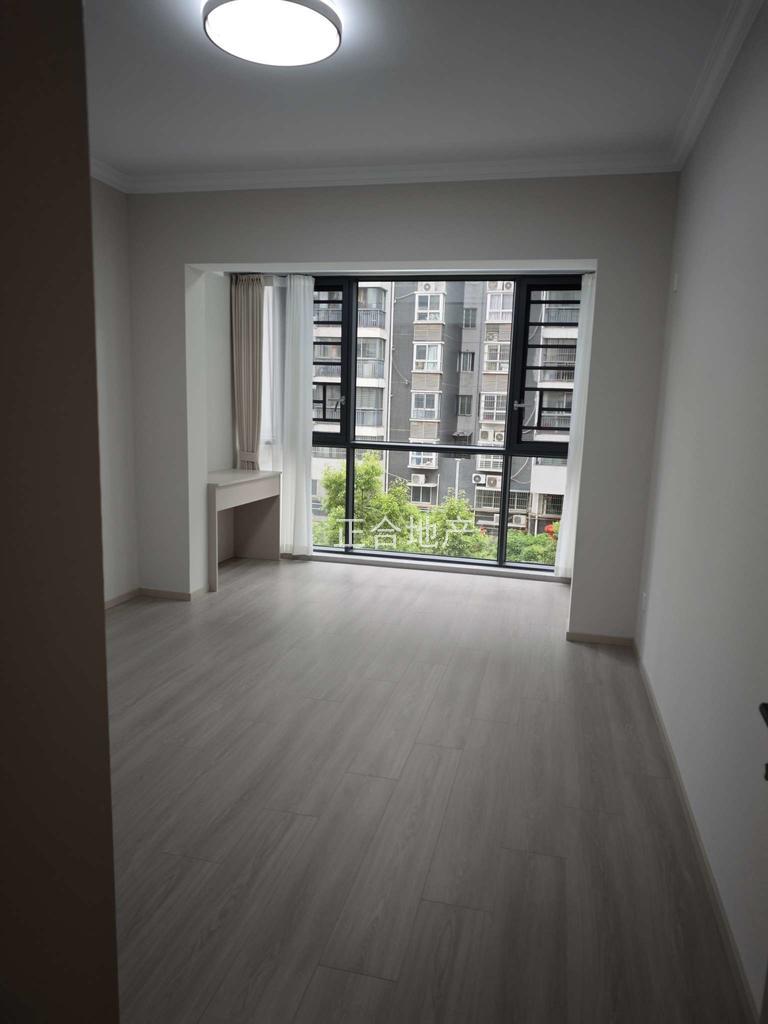 城南，城市丽景，精装3房，单价不到5500，双阳台，边户，小高层满二