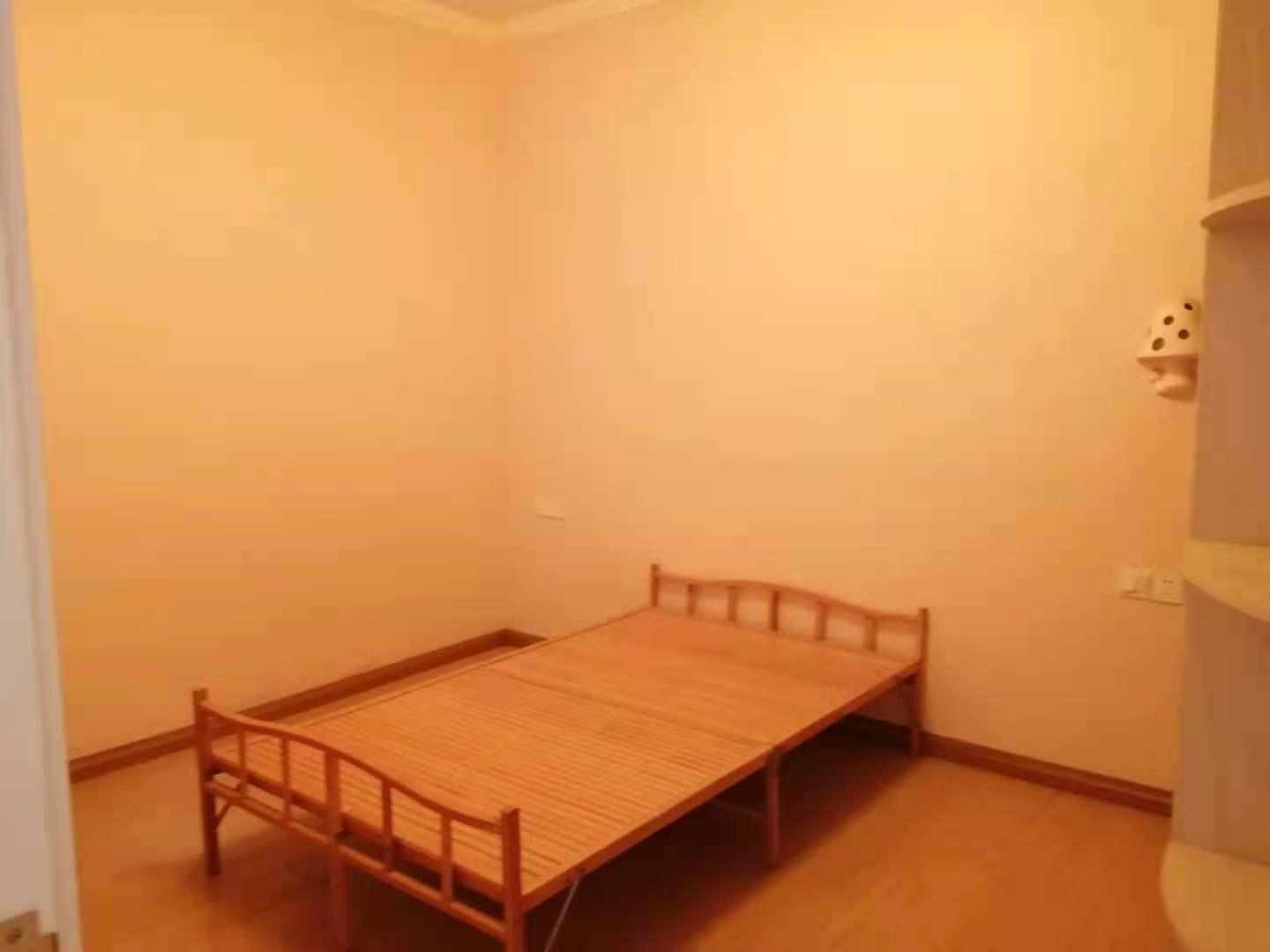 三丰鼎城地铁精装3室2厅2卫1阳台，交通便利，设施齐全