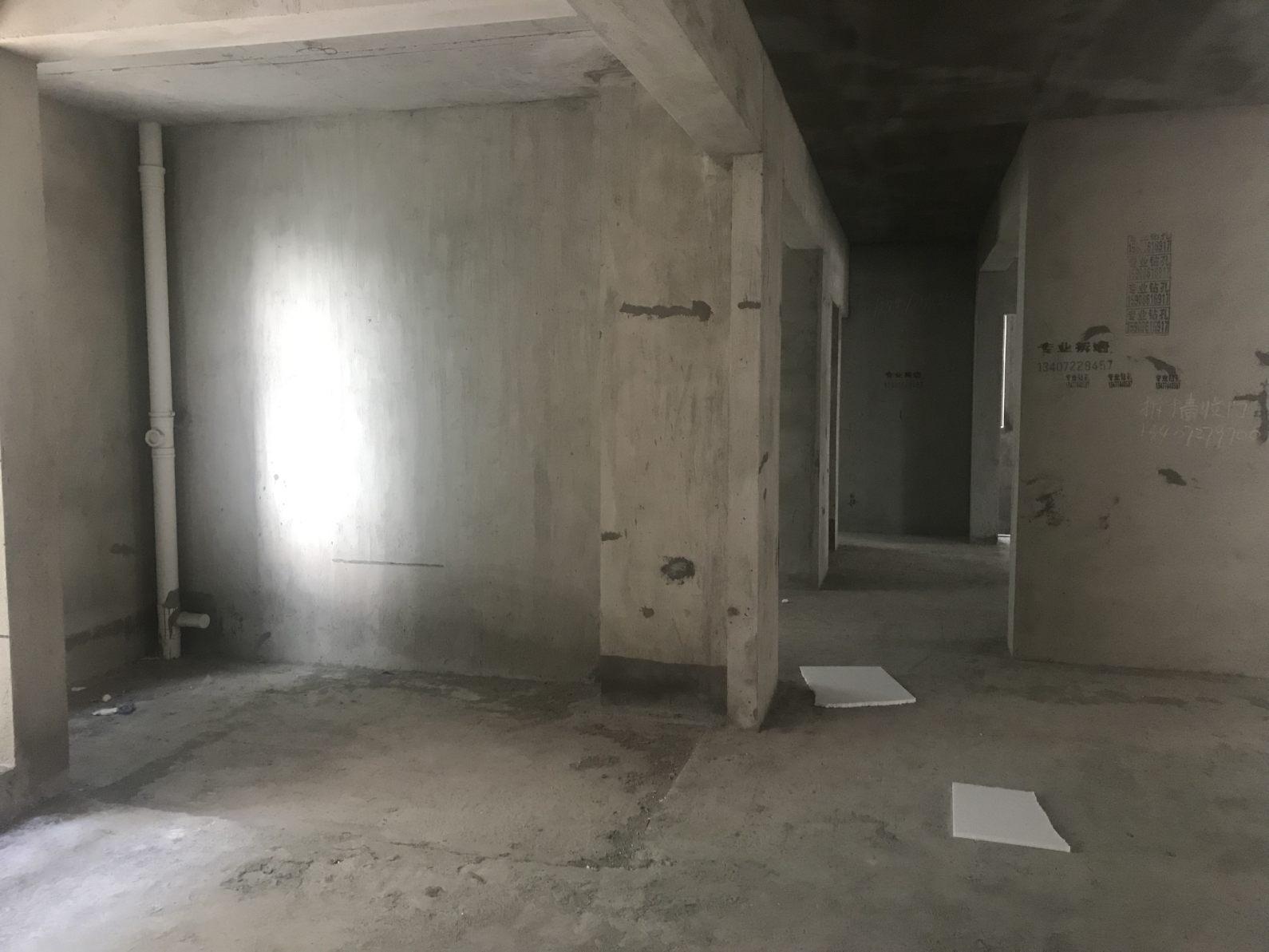 泰未来城C区毛坯四房超大阳台南北通透户型方正