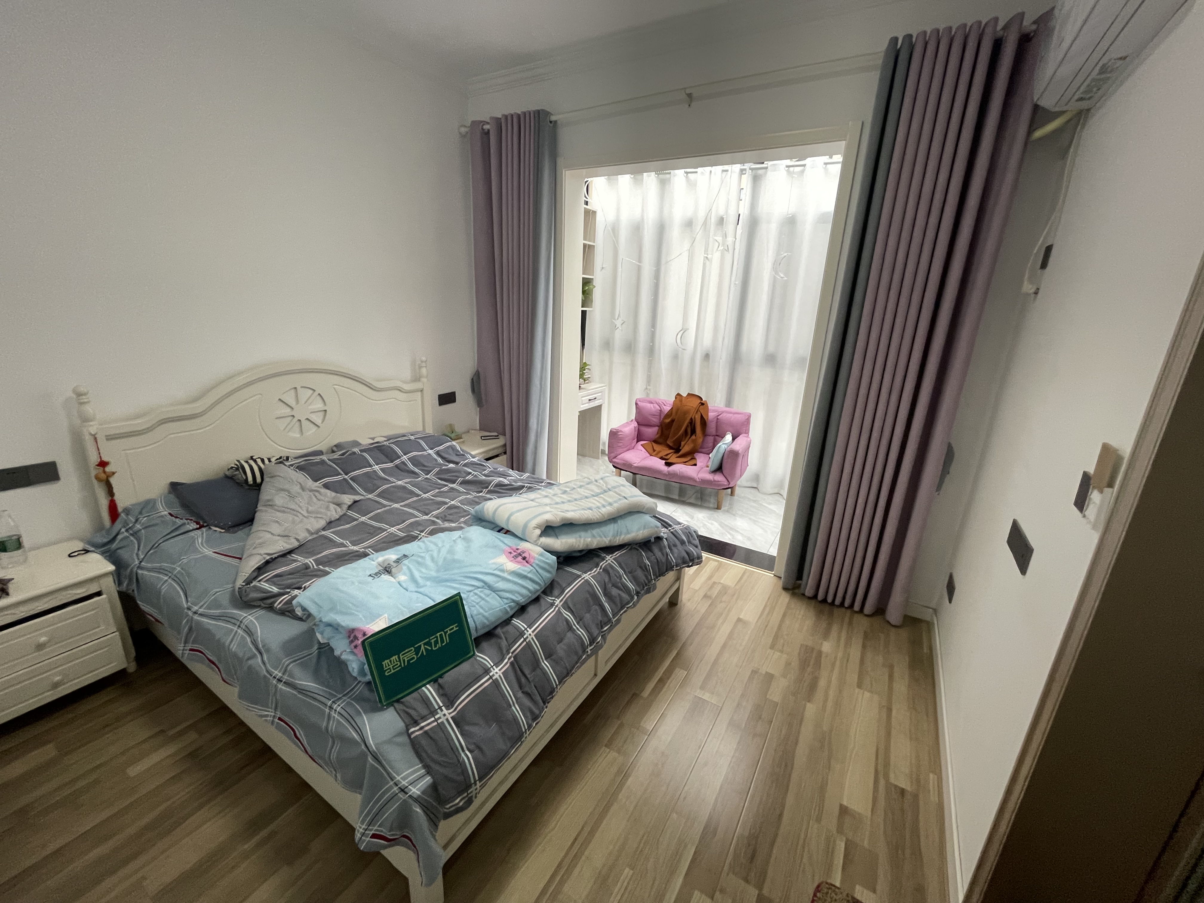 森林国际洋房低公摊三个阳台采光很好三房两卫出行方便