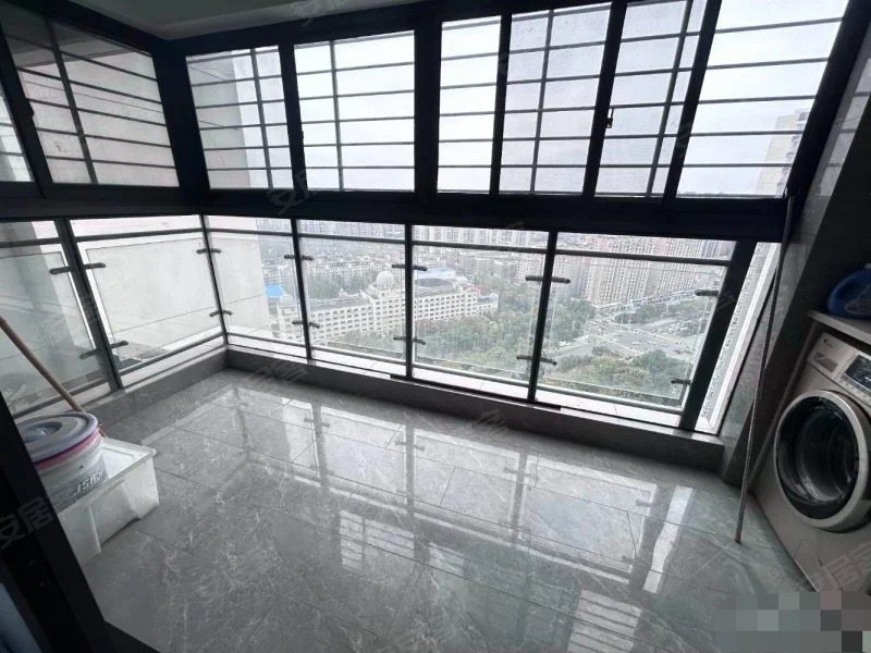 城南，福星城，精装三房两卫，电梯好楼层，层色保养好！单价4500.