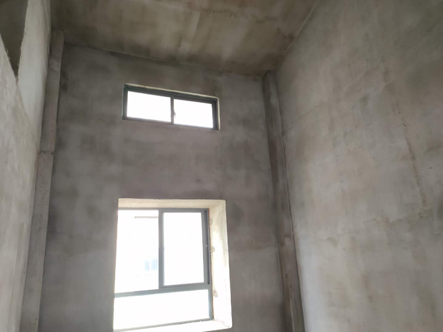 城东路安花园八中旁边 房价格4字头复式楼可按揭