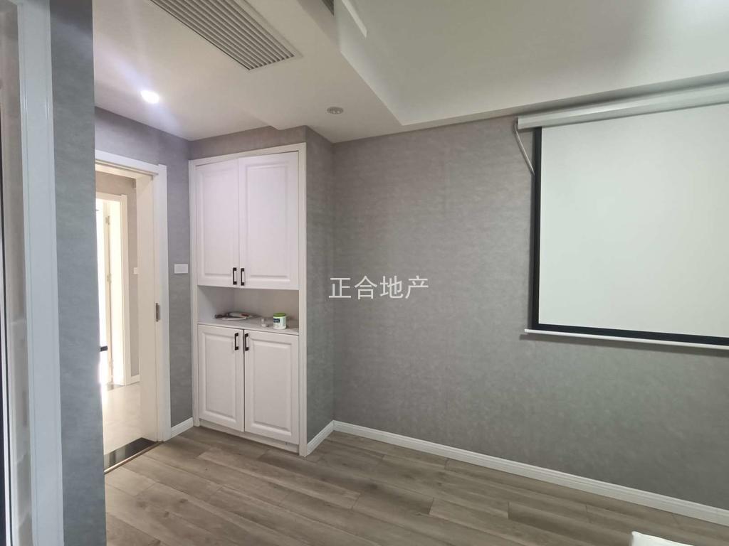 降价了，降价了，亏本出，城南，福星城，精装三房，,单价4900，全屋中央空调，满2