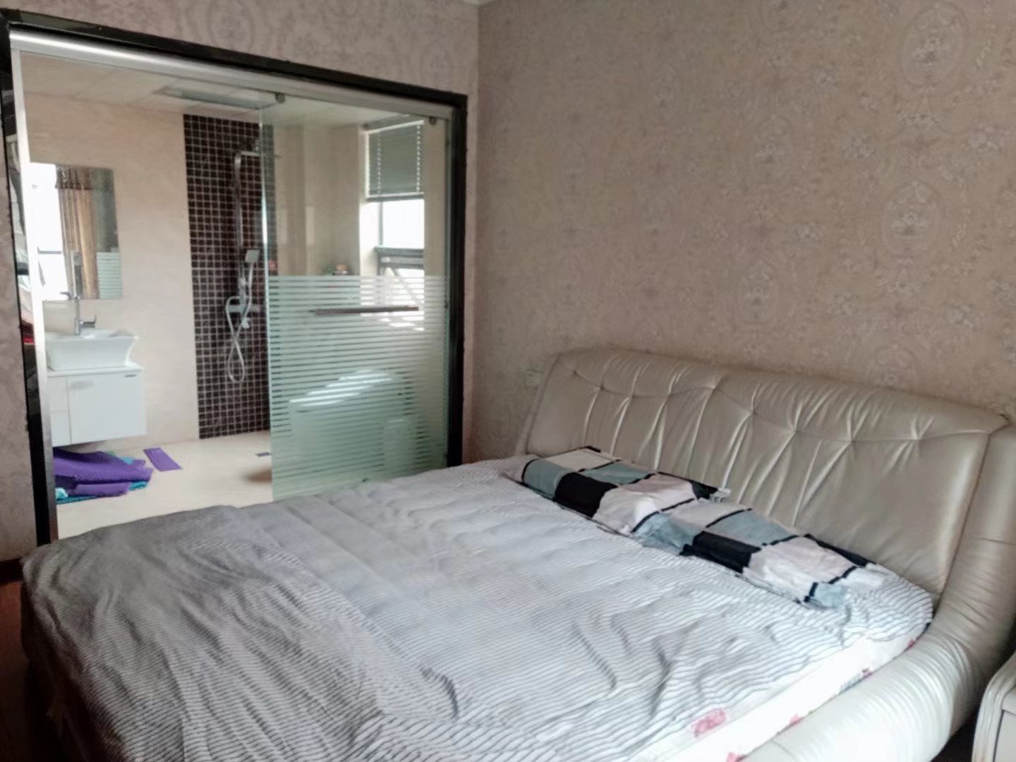 金域城邦.精装三房.电梯小高层证件满二.看房方便