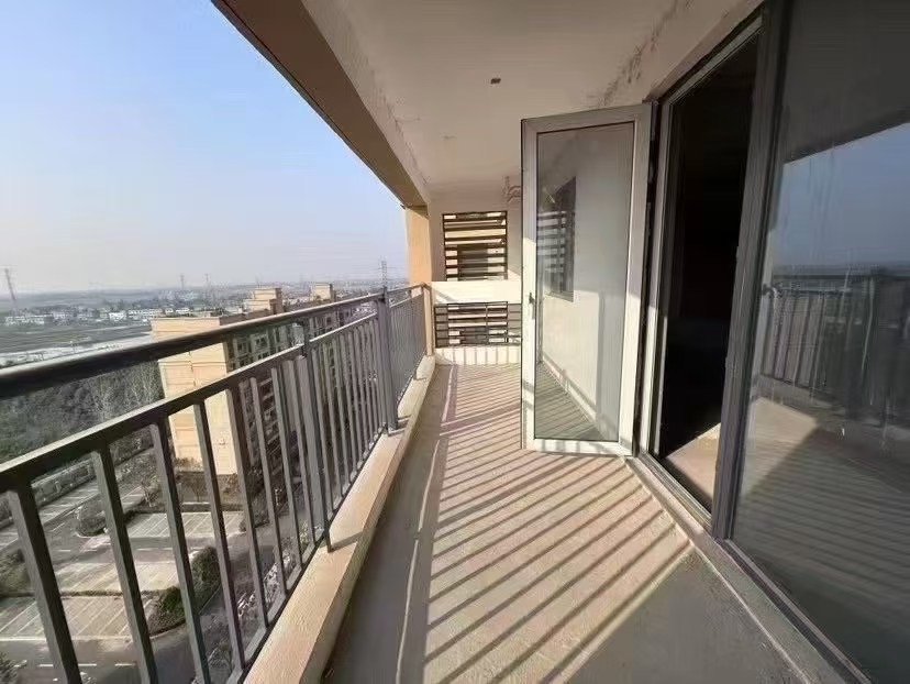 捡漏，亏本出 ，交投满庭春，电梯小高层 ，好楼层，证件满二，业主急售