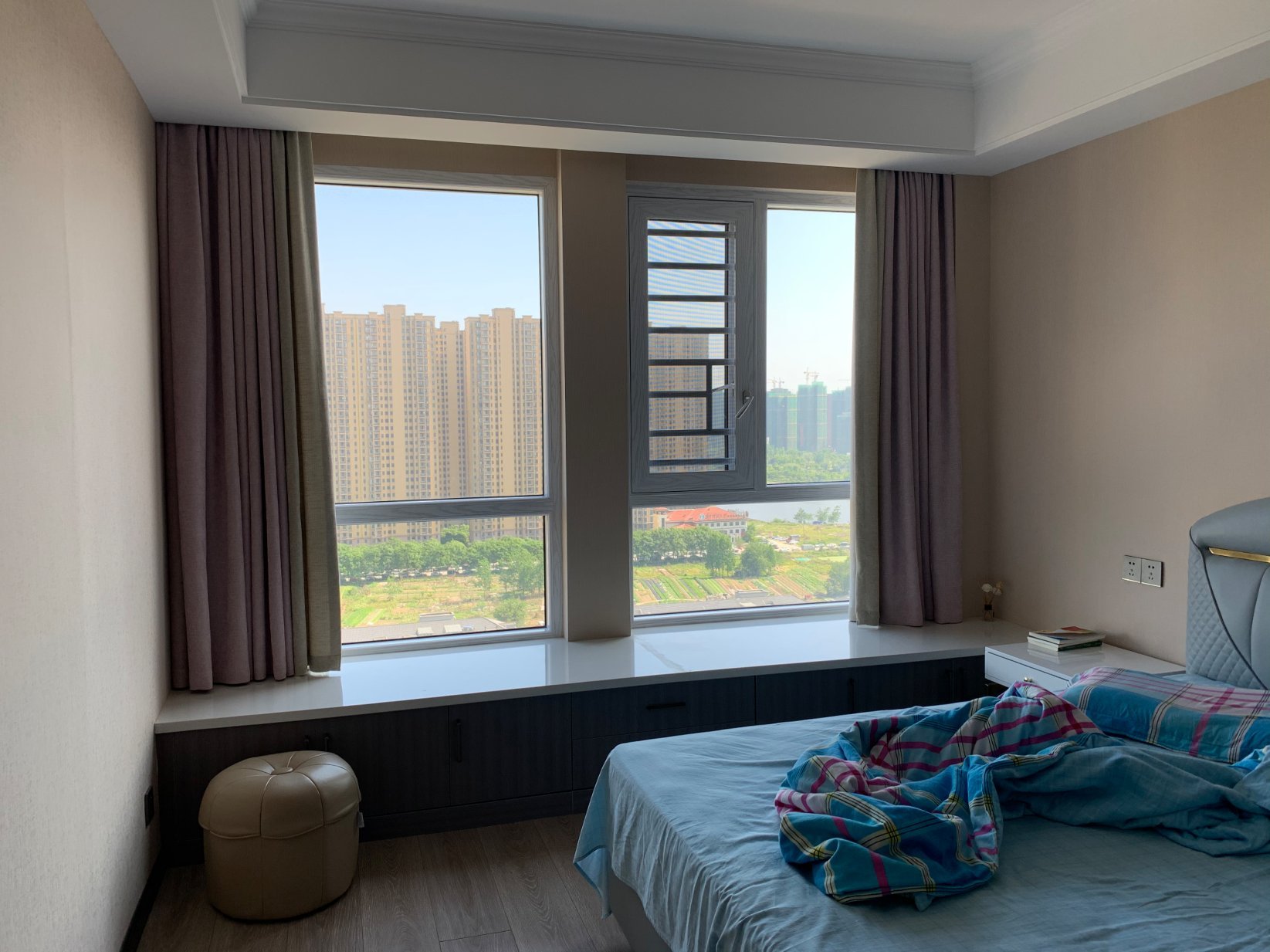 新城壹号五期顶层豪装大户型，带车位，契税已交